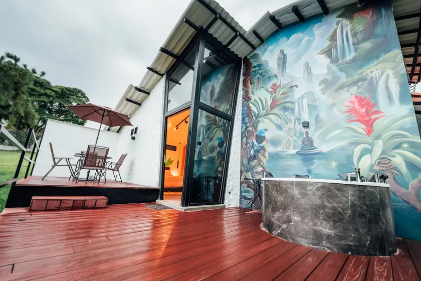 Cabin with Jacuzzi | Private & close to Thermal - Image 1