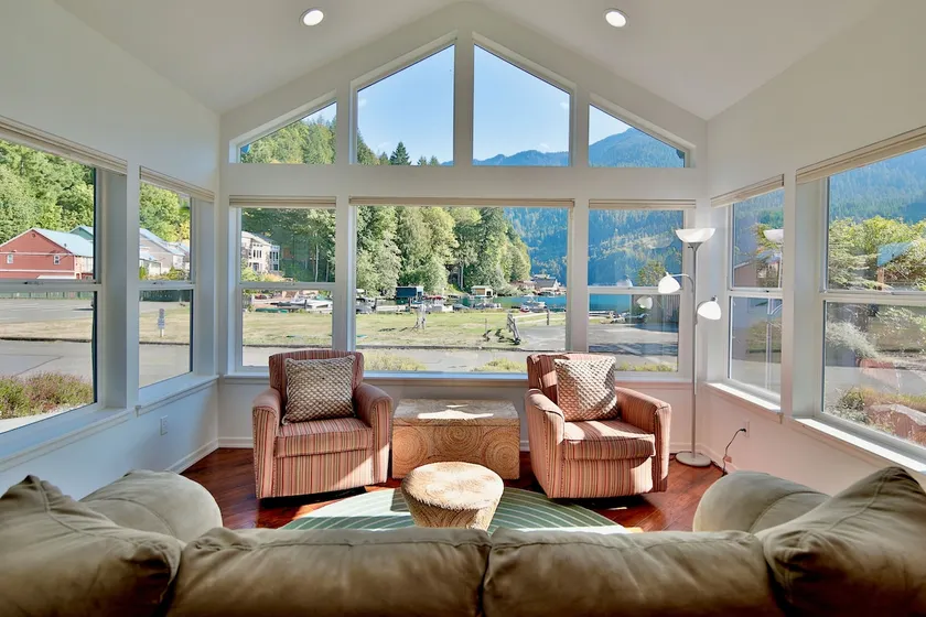 Cornerstone Haven – A Family Lakeside Escape - Image 1