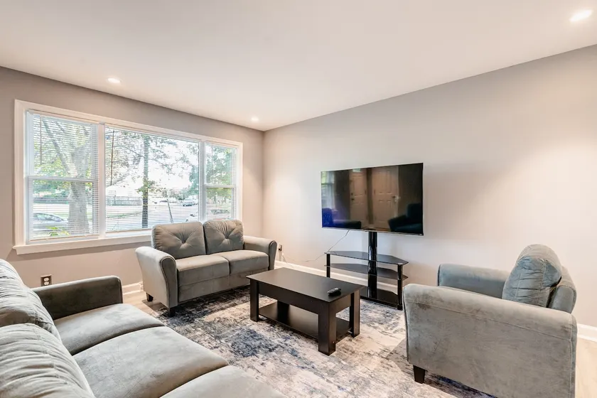 Private Pool | 3BR Near MGM & National Harbor - Image 1