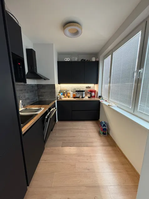3 bedroom apartment with infrared sauna right in the center. - Image 1
