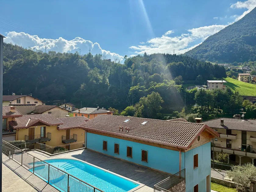 Deluxe apartment with mountain view - Image 1