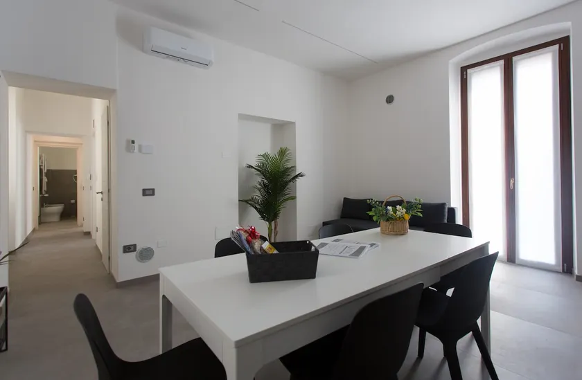 La Corte Short Term Rentals: Pitagora Apartment - Image 1
