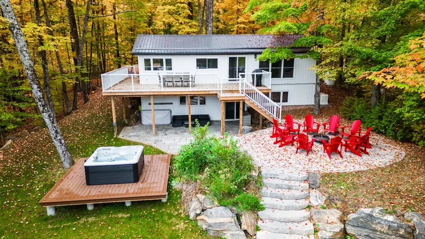 Lakefront Cottage in Gilmour - Hot Tub & Fire Pit - Image 1