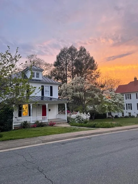 Elegant Historic Home Walkable to Downtown Orange - Image 1