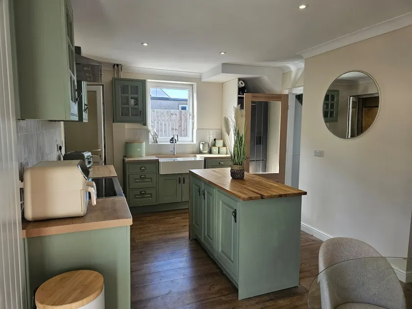 Cosy Home Away From Home - Image 1