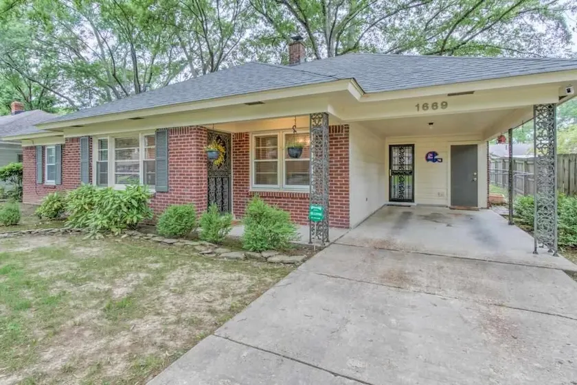 Quiet Charm Meets Central City Convenience - Image 1