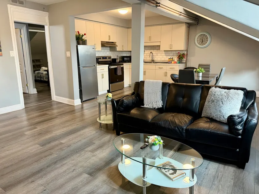 Downtown Hamilton Gem | Walkable & Modern Suite - Image 1