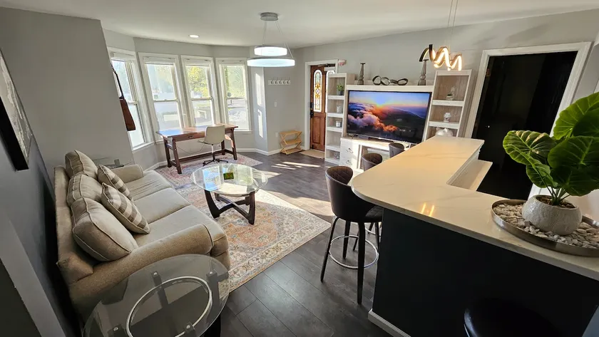 Cozy Unit Near Downtown Hartford - Pets friendly! - Image 1