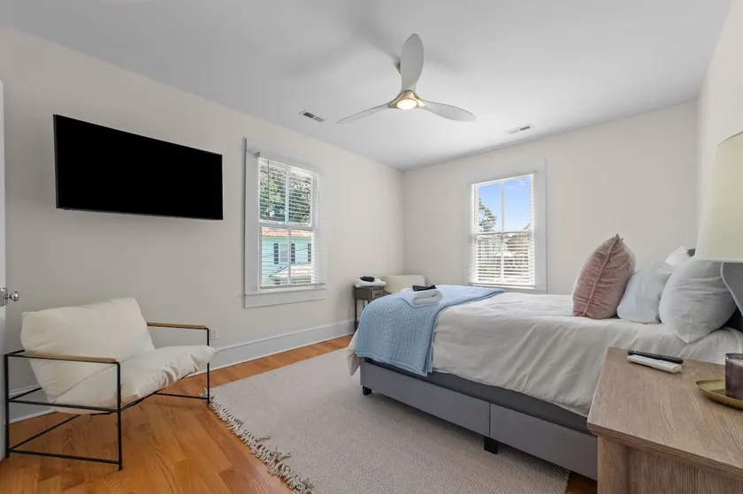 Newly renovated, private home steps from downtown. - Image 1