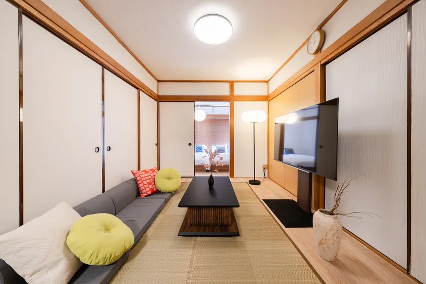 56㎡ | 2LDK | Direct access to Haneda Airport | 20 minutes to Disney | 9 minutes to Yotsugi Station | Up to 7 people!Perfect for families, 3F. - Image 1