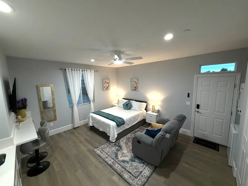 Private Studio Oasis | Kitchenette | Washer/Dryer - Image 1
