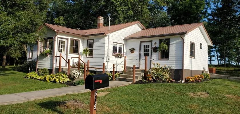 Cottage on Jericho Road - Image 1