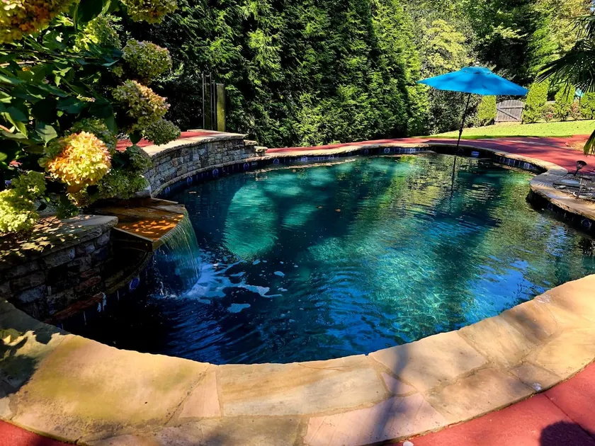 The Lush Escape, Luxury retreat In Milton. - Image 1