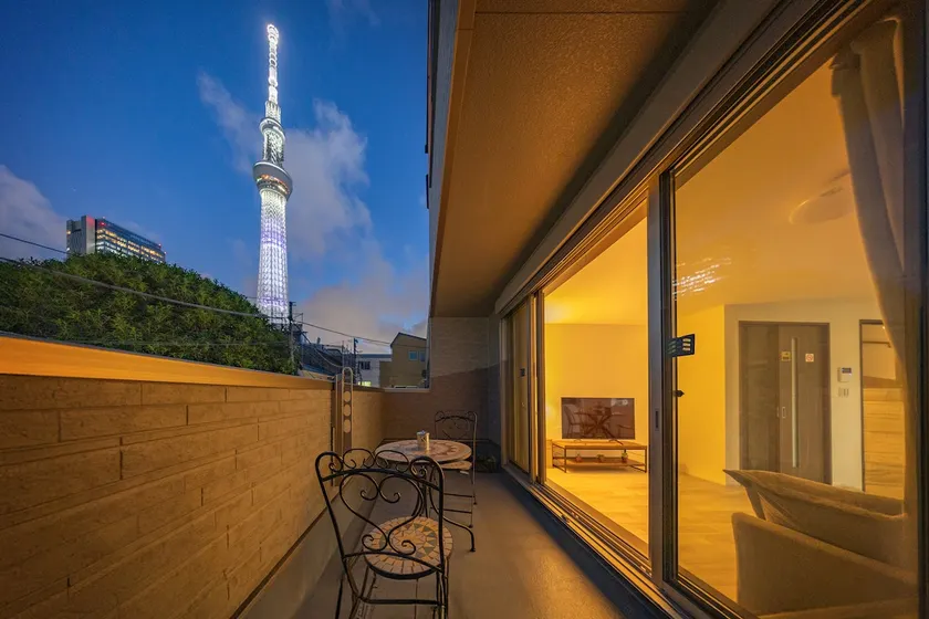 Skytree House Oshiage New 3-story Villa, 2 Showers, 2 Toilets, 4 Rooms, 3 min walk to Oshiage Station - Image 1
