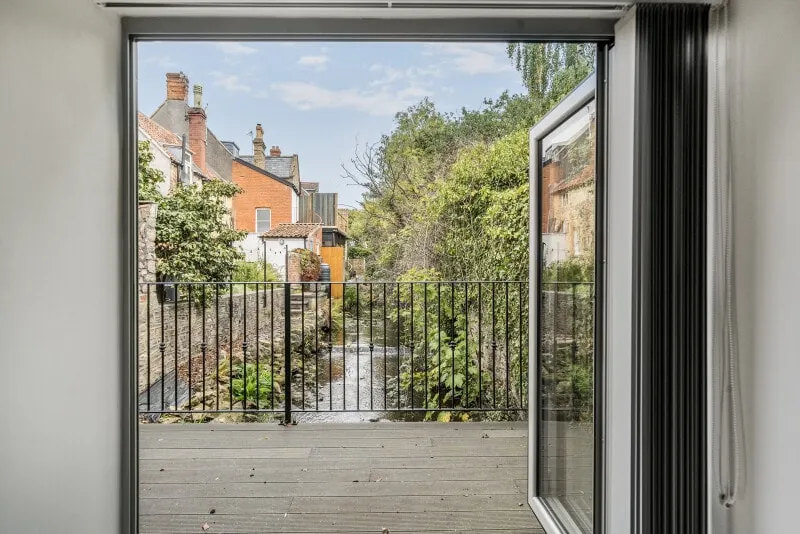 Peace and tranquility in the heart of Wells. - Image 1