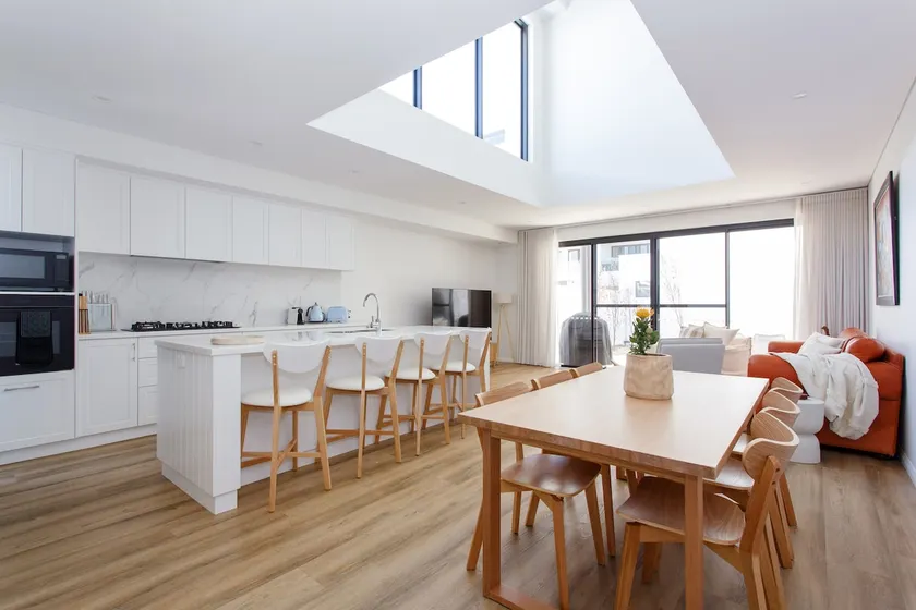 Mt Lawley Home, Cafés, Free Parking, Sleeps 6 - Image 1
