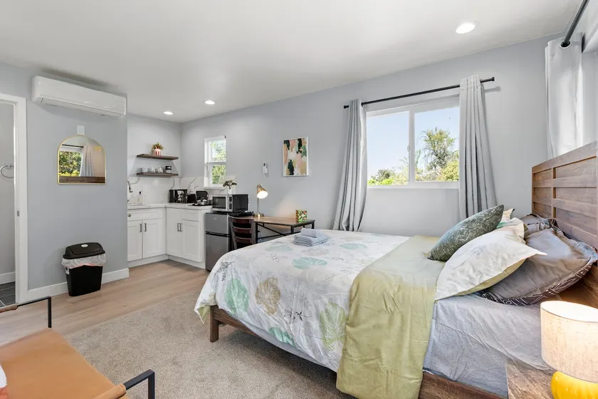 YieldMax (11) | Studio Bath+Kitchen+Priv Entry - D - Image 1