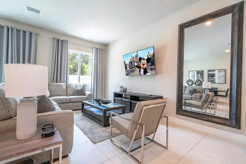 Spacious & Stylish Apt | Ground Floor at Reunion - Image 1