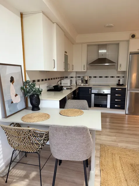 Studio with parking, pool, and Wi-Fi - Image 1