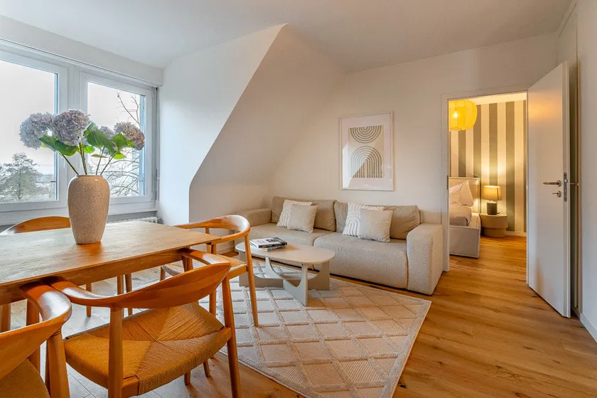 Vertical Suite · 4-Room City View Apartment - Image 1