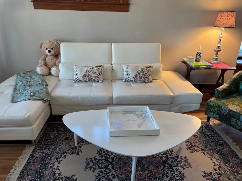 Historic Mount Clemens 4 bedroom charming escape! - Image 1