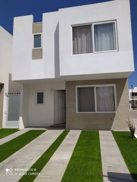 Entire house | A/C, bathtub, Wi-Fi, and parking - Image 1