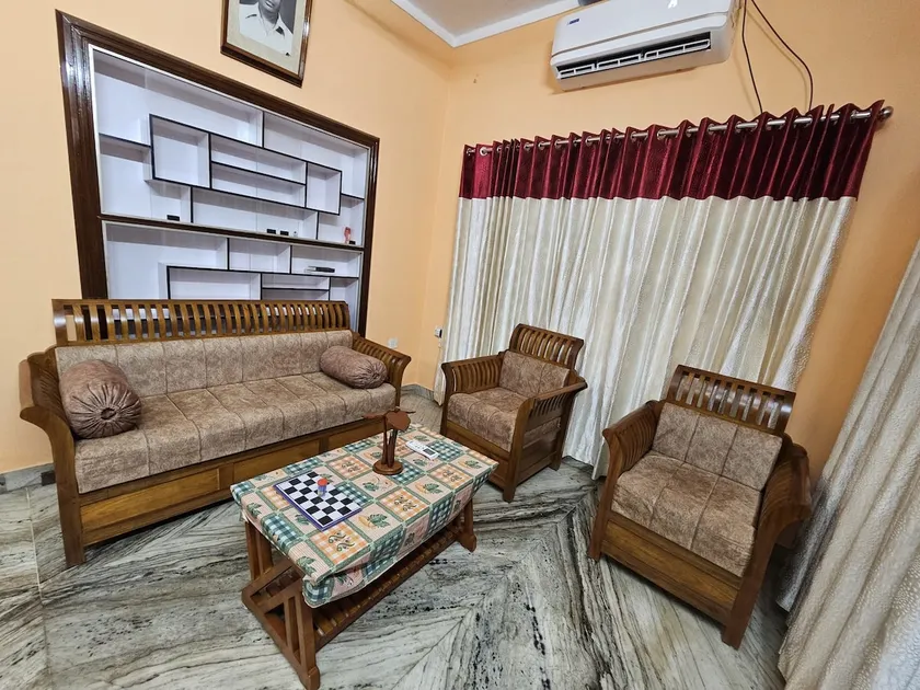 Spacious 2BHK Retreat Gated Parking Washer & Wi-Fi - Image 1