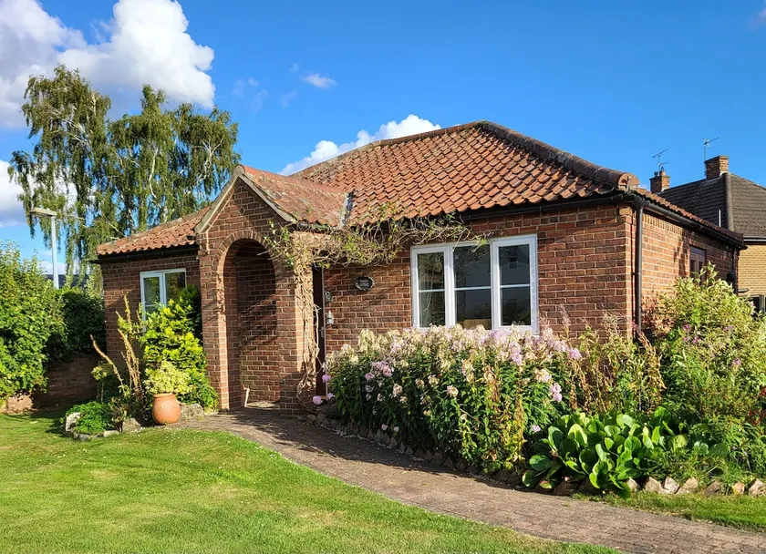 Westhill Cottage, Retford DN227SH - Image 1