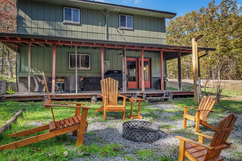 Lookout Mountain Retreat: Games, Big Yard, Pets OK - Image 1
