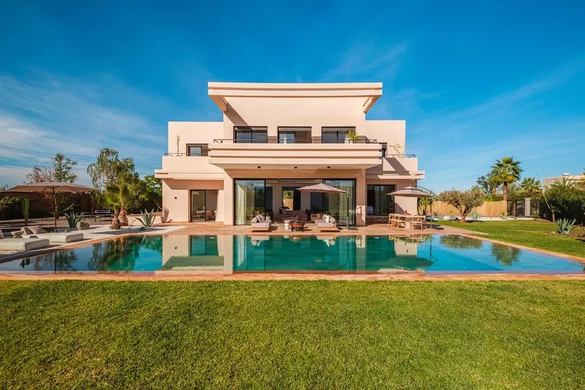 Villa LeïMeï – Elegance & Heated Pool - Image 1