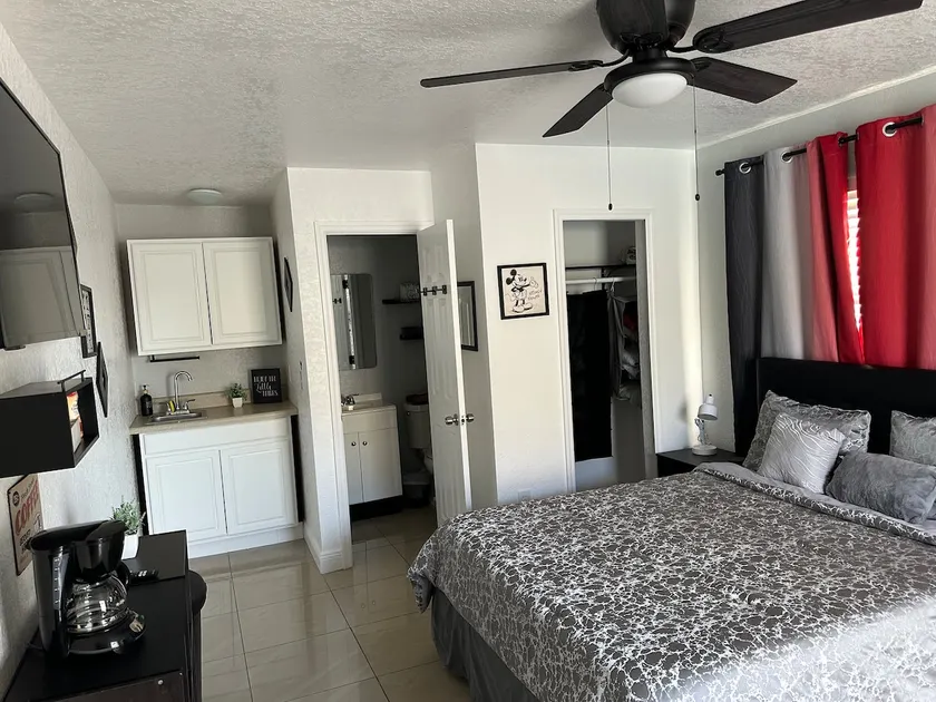 Private Studio by EPIC, IOA ,Disney and Fl Mall - Image 1