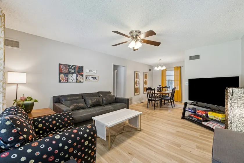 Cozy Sunroom & Fire Pit Near Towne East - Image 1
