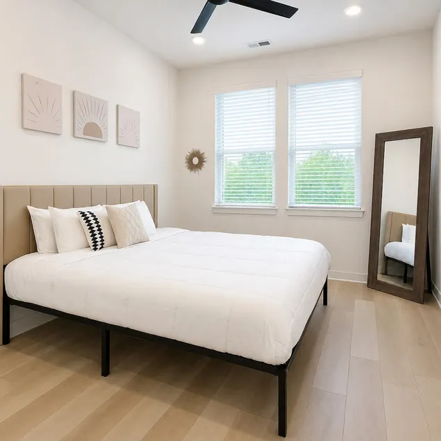 Convenient WorkerFriendly, A+Location, w/ Pool&Gym - Image 1