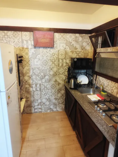 Very comfortable place to stay with a closed garage - Image 1