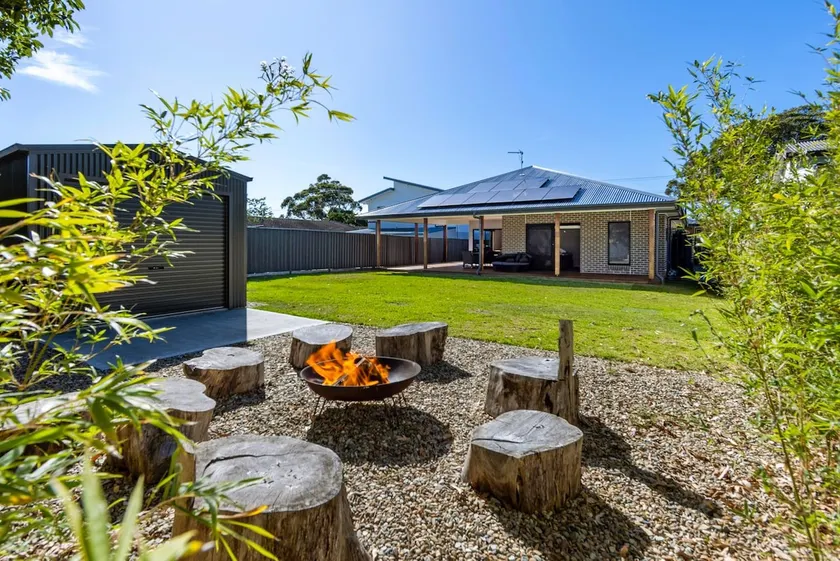 Catch & Relax - Pet Friendly - 4 Mins Walk to Beach - Image 1