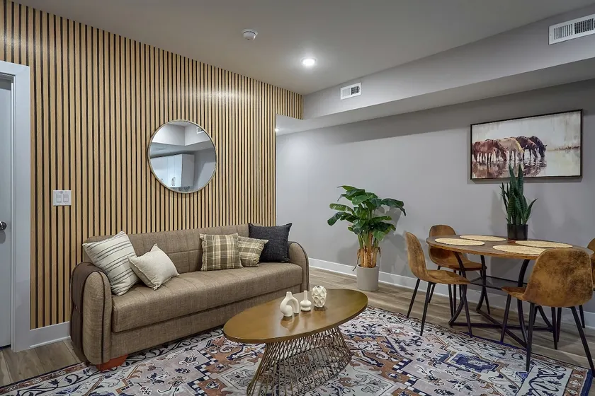 Rustic Comfort Meets City Living - Image 1