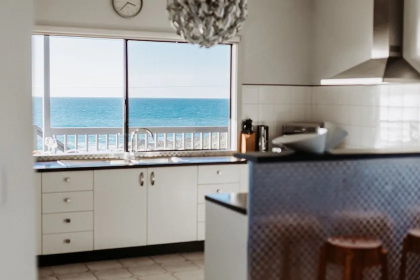 15% Off Weekly | Coastal Luxury-On The Rocks | 3BR - Image 1