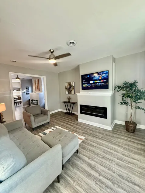 Modern Downtown Buffalo Apt | Historic Allentown - Image 1