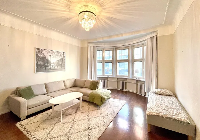 Elegant Art Nouveau home in the city center 79 sqm - Image 1