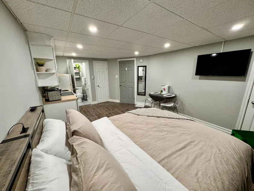 Cozy Cave close to all your needs - Image 1