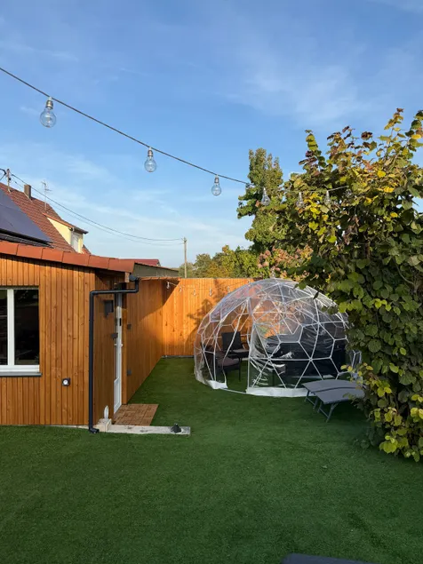 The Jacuzzi Bubbles House - Image 1