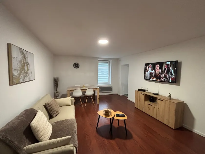 Cozy and warm house - Image 1