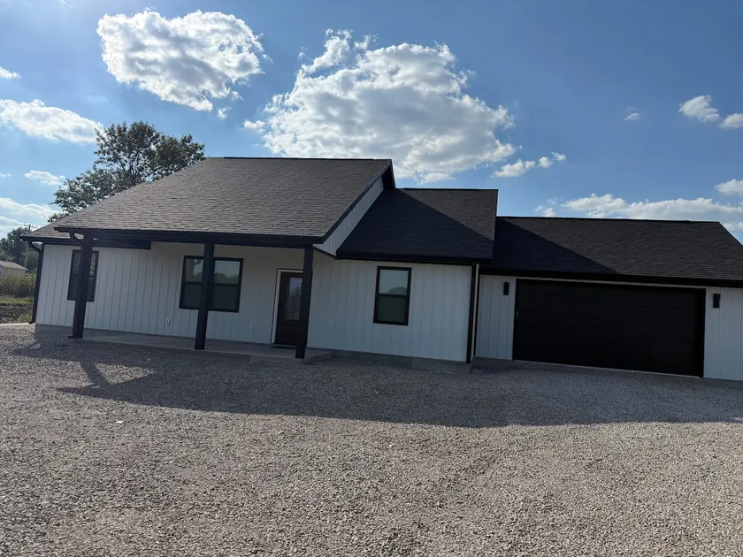Modern 3BR SE Kansas - Hunters + Traveler Friendly - Image 1