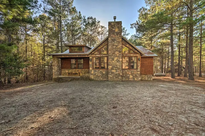Beaver Crossing Cabin - Image 1