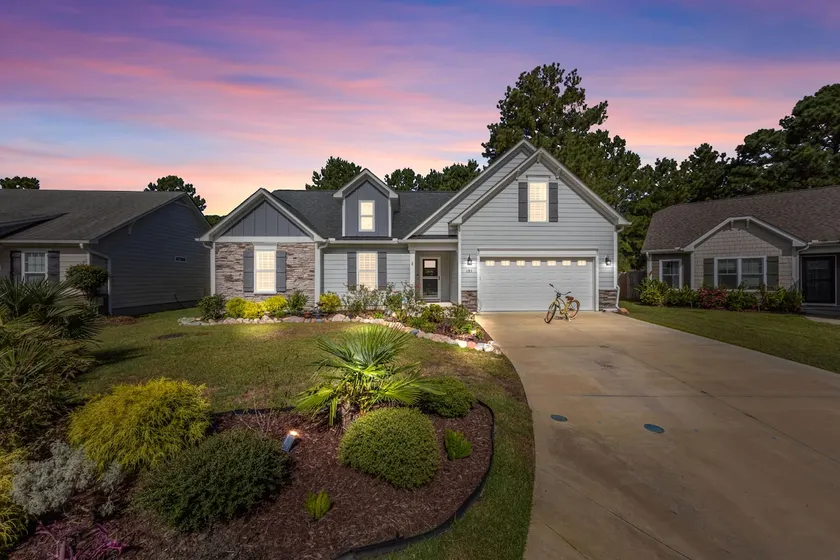 Modern 3BR Home w/ Backyard, Firepit & Near DT - Image 1