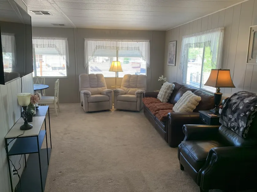 Foothills Hideaway – Bright and Peaceful - Image 1