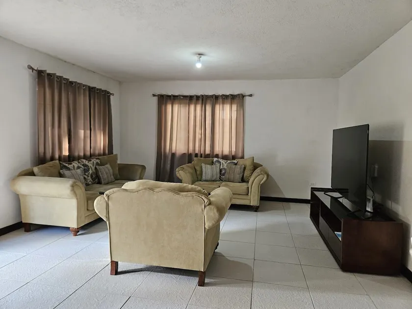Spacious & Modern 2-Bed 2-bath Retreat. - Image 1