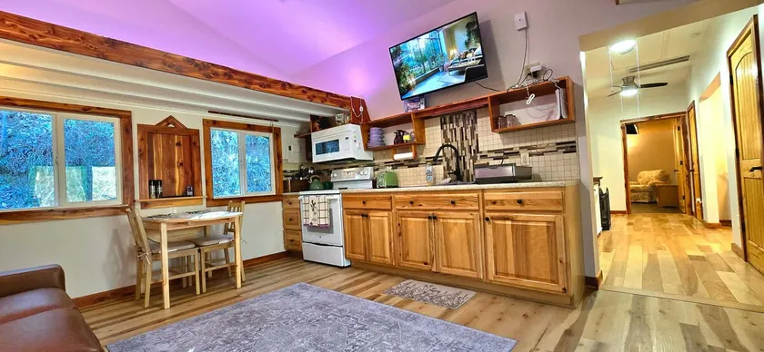 Lavender and Thistle Getaway - Image 1