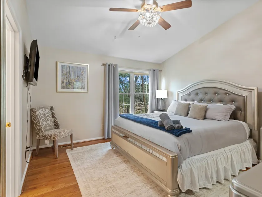Townhome Outside DC near BWI - Very Spacious 3BR - Image 1