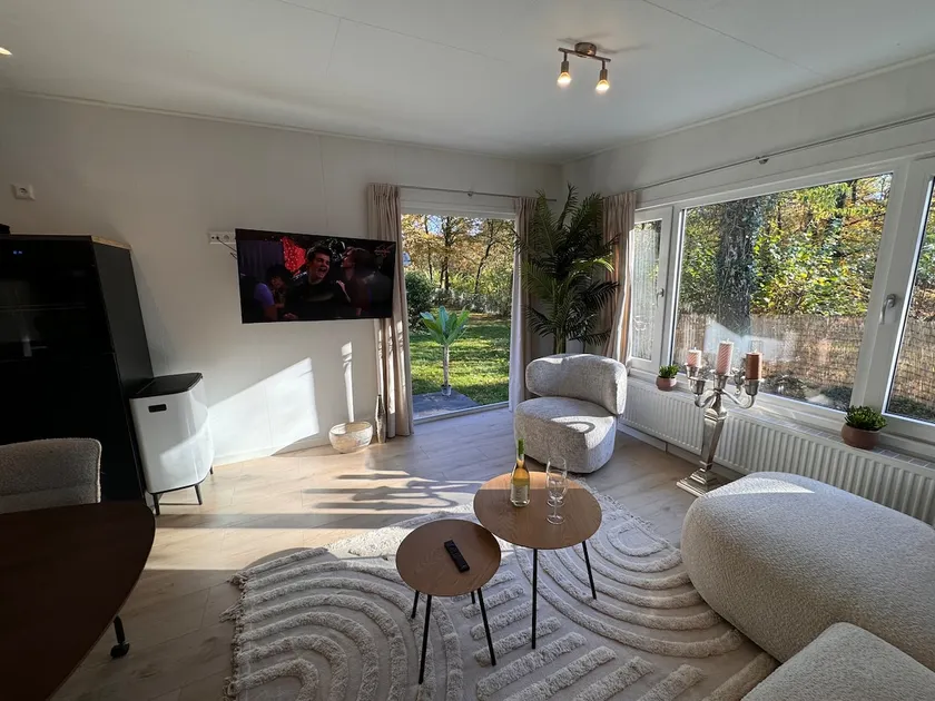 Detached forest chalet with outdoor Jacuzzi. - Image 1
